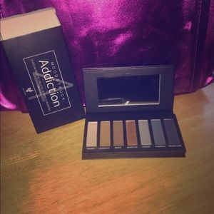 Younique Moonstruck Eyeshadow Palette #4